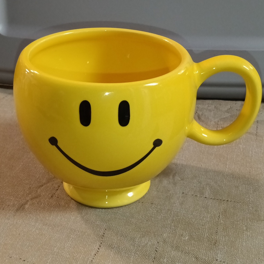 🆕Teleflora Smiley Face Be Happy Yellow Mug Coffee Tea Mug or Planter